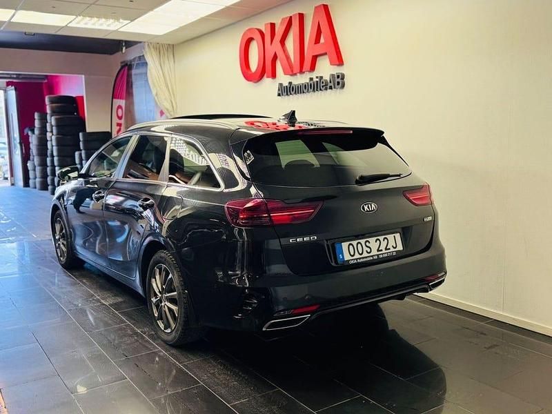 Begagnad Kia Ceed Sportswagon Plus 142 HK (104 kW) 2021 Svart Kombi