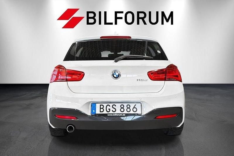 Begagnad BMW 118 M Sport 150 HK (110 kW) 2018 Vit Halvkombi
