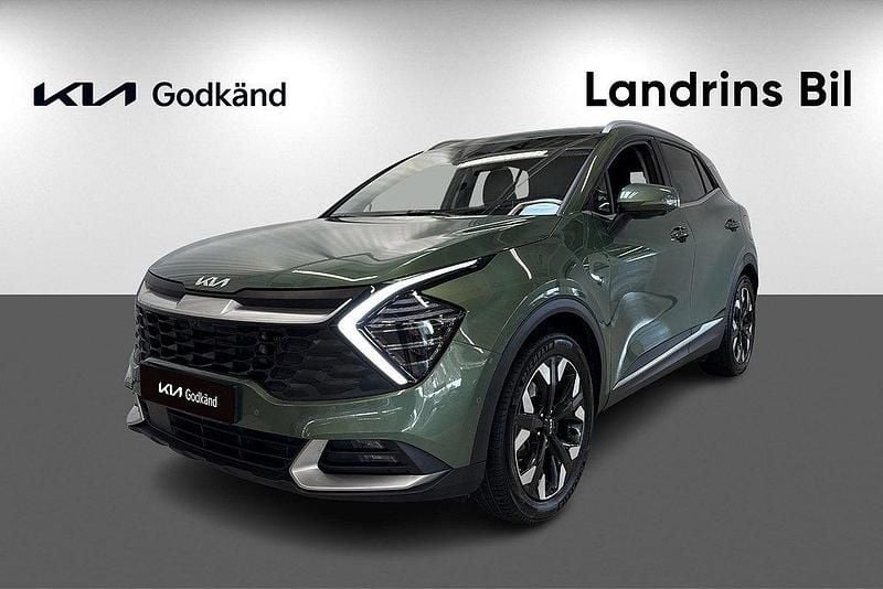 Grön (grön metallic) Begagnad 2022 Kia Sportage 2 SUV | 319 300 kr (Bra pris) - Bild 1/4