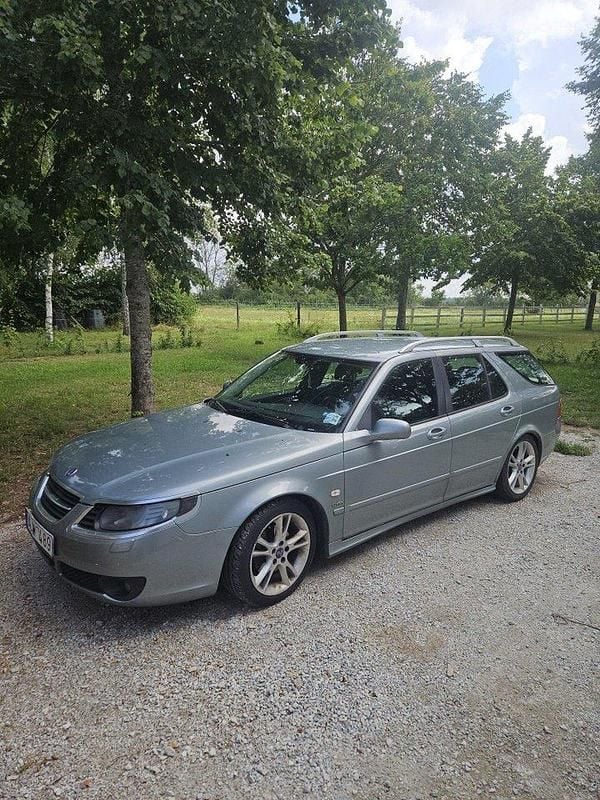 Grå Begagnad 2009 Saab 9-5 Griffin Kombi | 29 000 kr (Lite dyr) - Bild 1/4