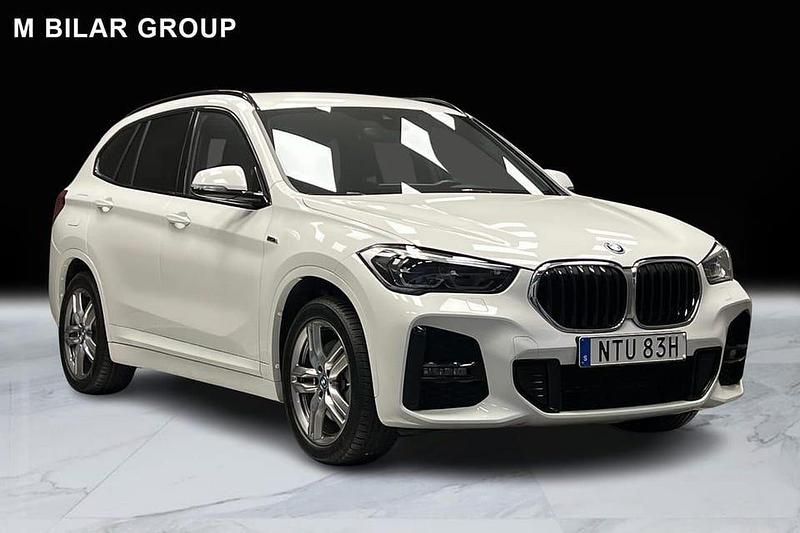 Vit Begagnad 2022 BMW X1 M Sport SUV | 339 900 kr - Bild 1/4