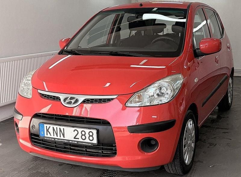 Röd Begagnad 2009 Hyundai i10 Halvkombi | 28 500 kr (Marknadspris) - Bild 1/4