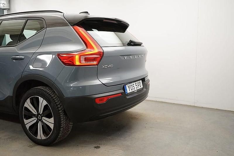 Begagnad Volvo XC40 Core 185 kW (252 HK) 2022 Grå SUV