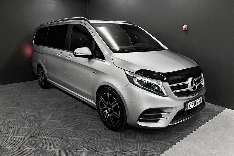 Silver Begagnad 2017 Mercedes V250 AMG Minibuss | 489 700 kr (Marknadspris) - Bild 1/4