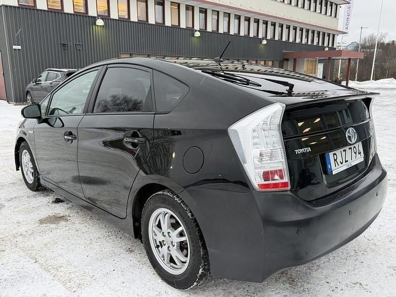 Begagnad Toyota Prius 136 HK (100 kW) 2010 Svart Halvkombi