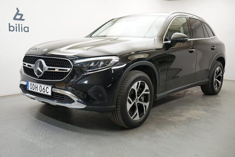 Svart Begagnad 2023 Mercedes GLC300e Avantgarde SUV | 579 900 kr (Superpris) - Bild 1/4