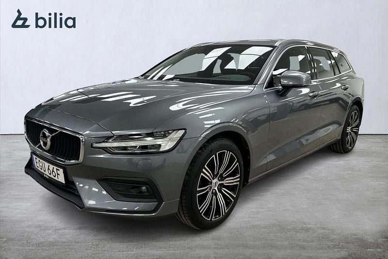 Grå Begagnad 2021 Volvo V60 Momentum Kombi | 289 000 kr (Marknadspris) - Bild 1/3