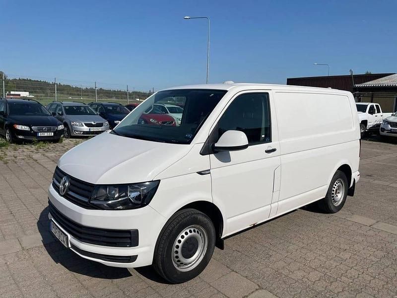 Vit Begagnad 2016 VW T6 Van | 169 900 kr (Marknadspris) - Bild 1/4