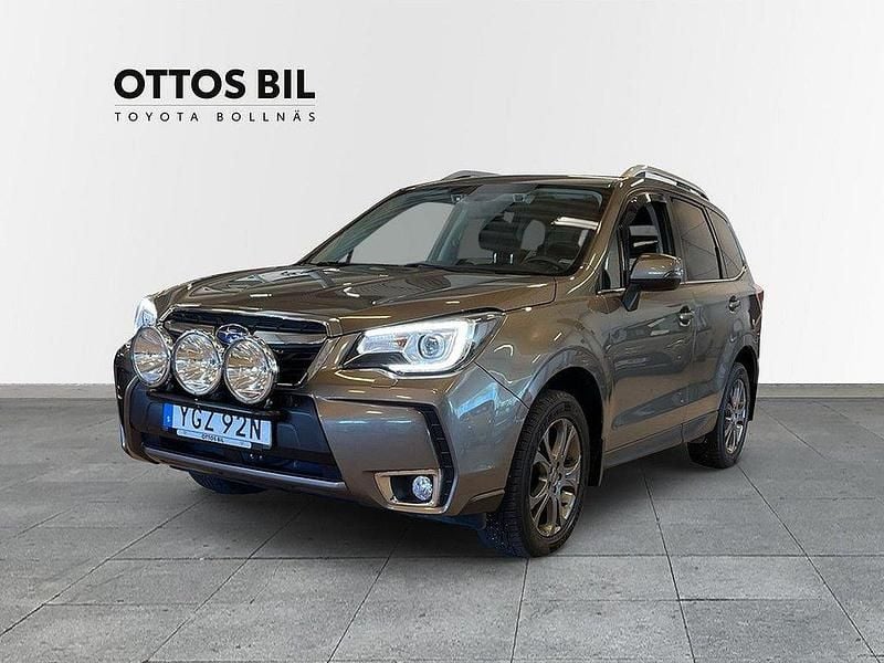 Ljusbrun (brun) Begagnad 2018 Subaru Forester SUV | 239 000 kr (Lite dyr) - Bild 1/4