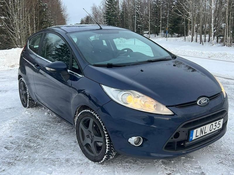 Begagnad Ford Fiesta 2010 Halvkombi