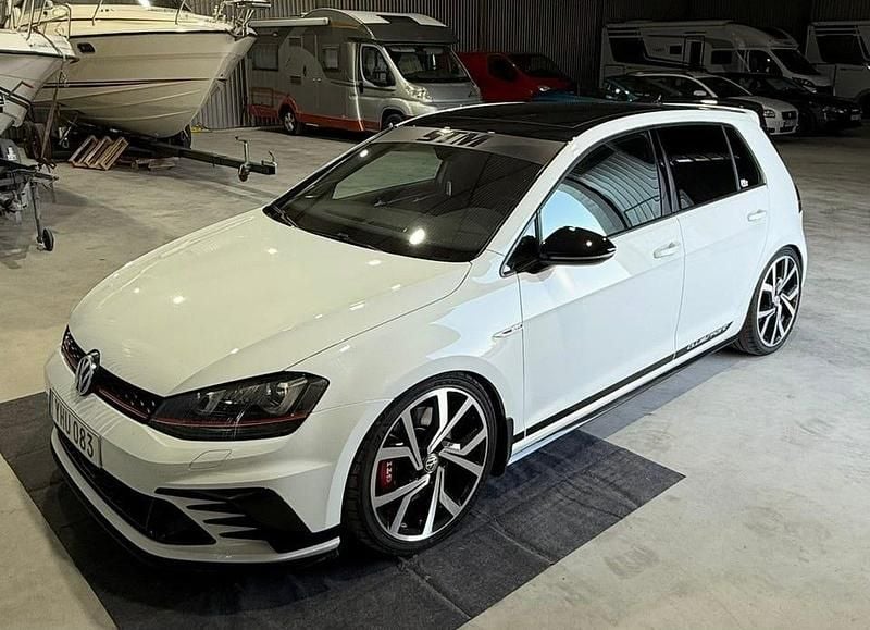 Begagnad 2017 VW Golf VII GTI Clubsport Halvkombi | 280 000 kr (Lite dyr) - Bild 1/4