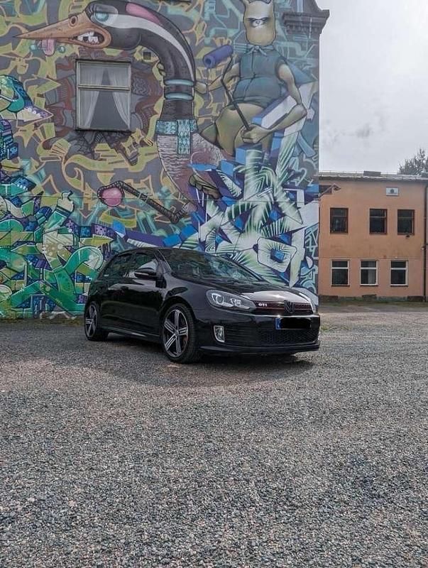 Svart Begagnad 2013 VW Golf VI Edition Halvkombi | 165 000 kr - Bild 1/4