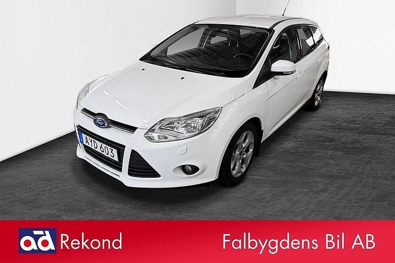 Begagnad Ford Focus Trend 105 HK (77 kW) 2014 Vit Kombi