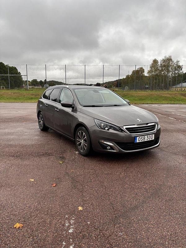 Grå Begagnad 2015 Peugeot 308 Allure Kombi | 66 000 kr (Bra pris) - Bild 1/4