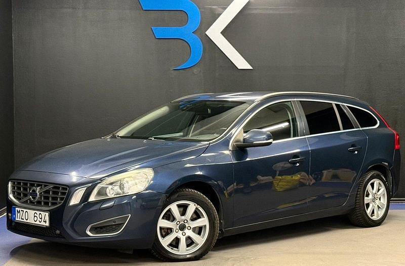 Blå Begagnad 2012 Volvo V60 Momentum Kombi | 89 900 kr (Bra pris) - Bild 1/4