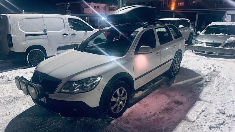 Begagnad Skoda Octavia Scout 2013 Kombi