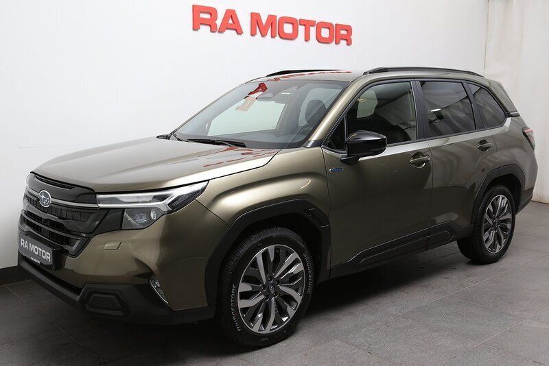 Ny 2025 Subaru Forester SUV | 439 900 kr (Marknadspris) - Bild 1/4
