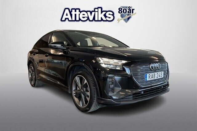 Mytsvart metallic Begagnad 2022 Audi Q4 Sportback e-tron Advanced SUV | 369 900 kr (Marknadspris) - Bild 1/4
