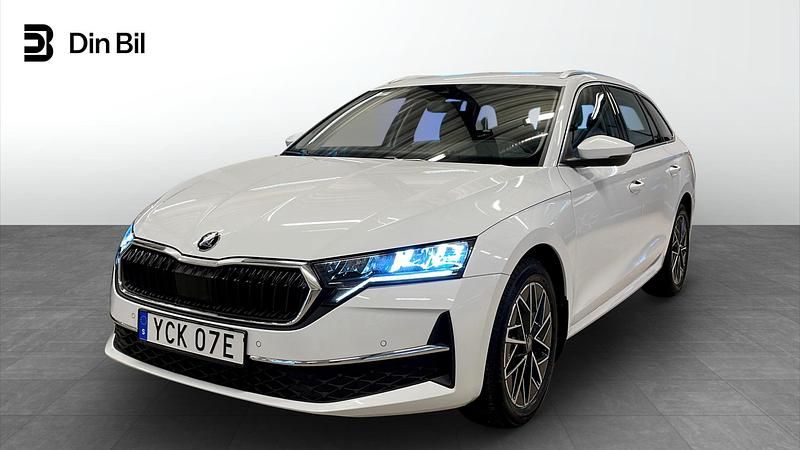 Moon white metallic Begagnad 2024 Skoda Octavia Selection Kombi | 295 500 kr (Bra pris) - Bild 1/4