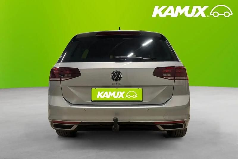 Begagnad VW Passat GTE 156 HK (114 kW) 2023 Silver/grå Kombi