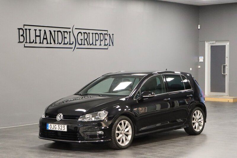 Svart Begagnad 2016 VW Golf VII R-line Halvkombi | 174 900 kr (Marknadspris) - Bild 1/4