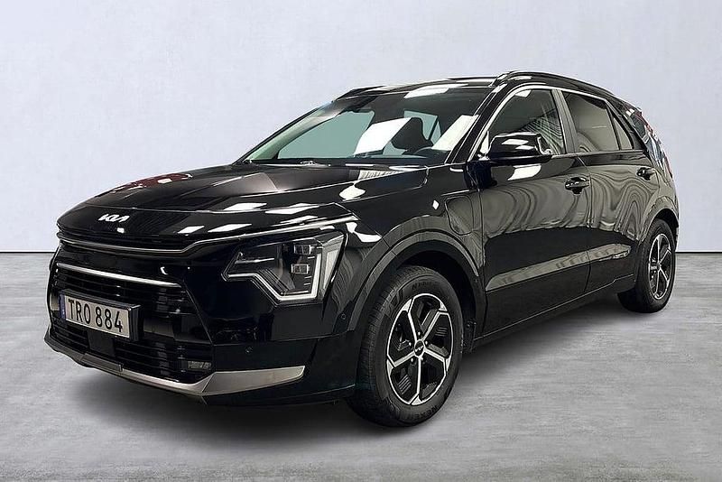 Svart Begagnad 2023 Kia Niro Advance SUV | 359 900 kr (Dyr) - Bild 1/4