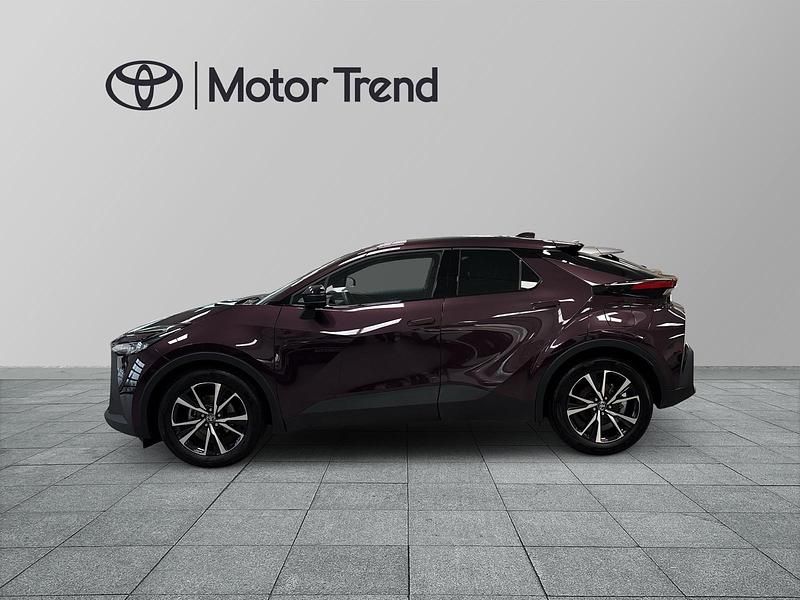 Begagnad Toyota C-HR Style 141 HK (103 kW) 2023 Lila SUV