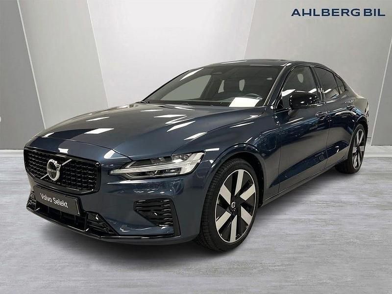 Begagnad Volvo S60 Plus 404 HK (297 kW) 2024 Blå Sedan