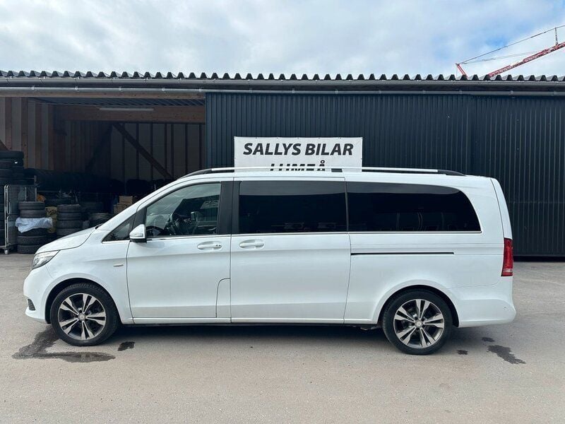 Vit Begagnad 2017 Mercedes V250 Avantgarde Minibuss | 399 000 kr (Dyr) - Bild 1/4