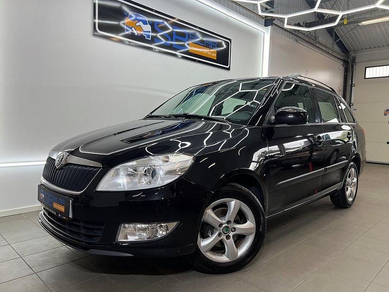 Svart Begagnad 2011 Skoda Fabia Elegance Kombi | 72 900 kr (Dyr) - Bild 1/4