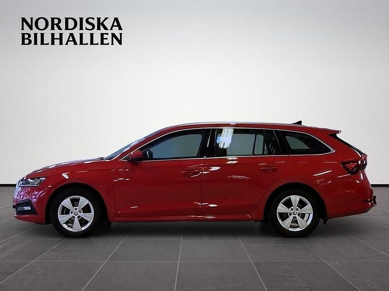Begagnad Skoda Octavia Ambition 110 HK (80 kW) 2020 Röd Kombi