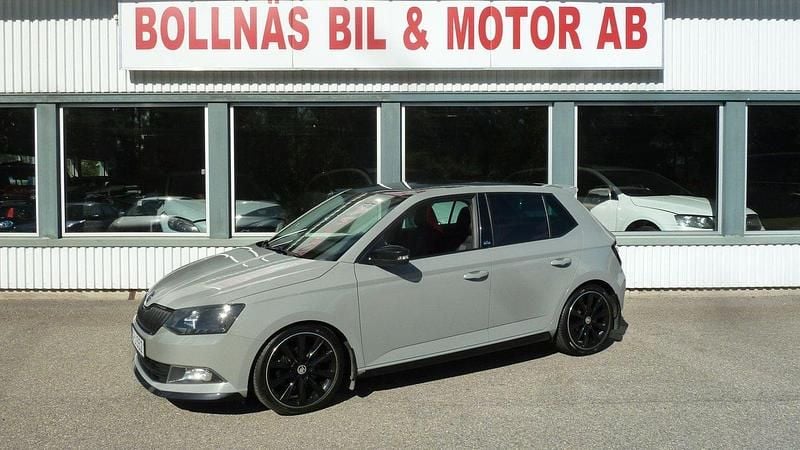 Grå Begagnad 2016 Skoda Fabia Monte Carlo Halvkombi | 134 000 kr (Dyr) - Bild 1/4