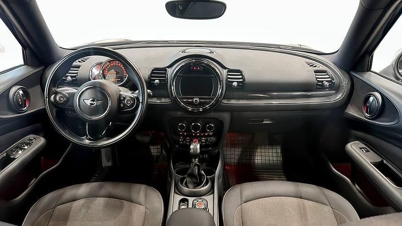 Begagnad Mini Clubman Pepper 150 HK (110 kW) 2017 Grön Kombi