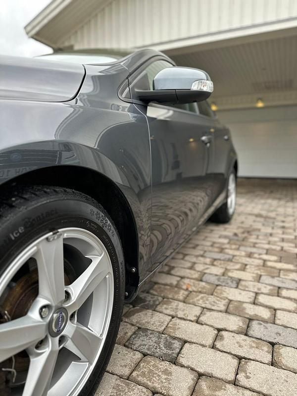Begagnad Volvo V40 150 HK (110 kW) 2014 Grey metallic