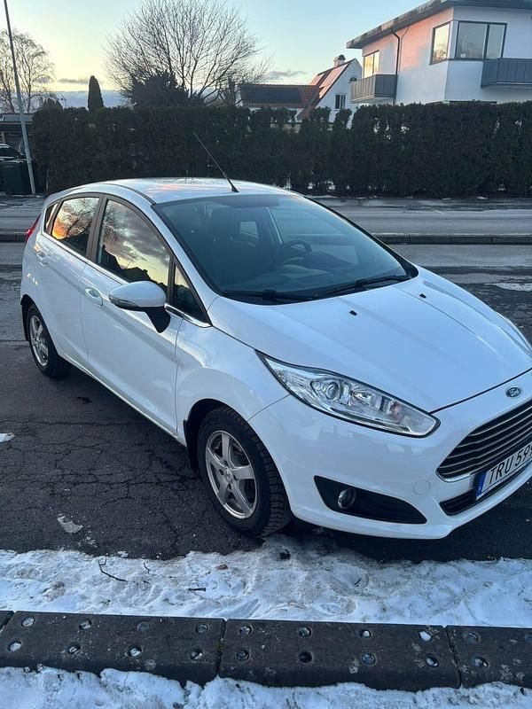 Begagnad Ford Fiesta 100 HK (73 kW) 2016