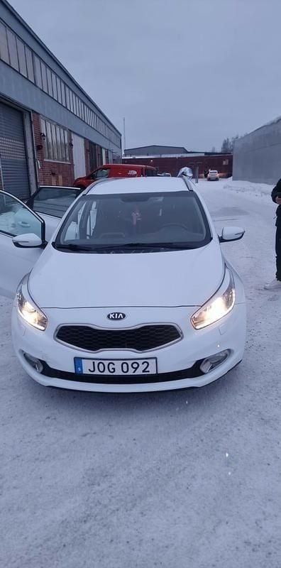 Begagnad Kia Ceed Sportswagon 128 HK (94 kW) 2013 Kombi