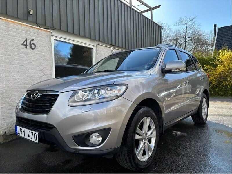 Grå Begagnad 2011 Hyundai Santa Fe SUV | 96 500 kr (Marknadspris) - Bild 1/4