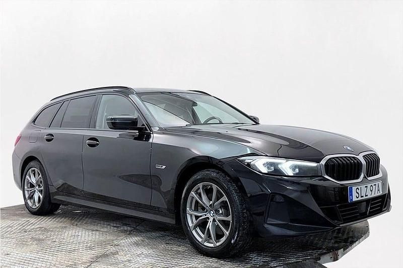 Begagnad BMW 330 Shadowline 292 HK (214 kW) 2023 Svart Kombi