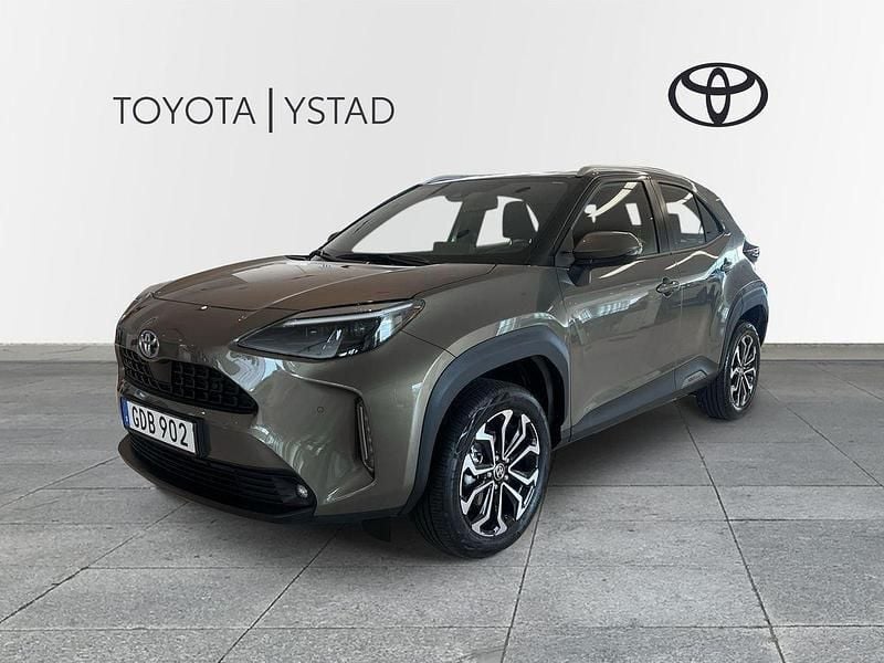 Grön Begagnad 2022 Toyota Yaris Cross Active SUV | 279 000 kr (Marknadspris) - Bild 1/3