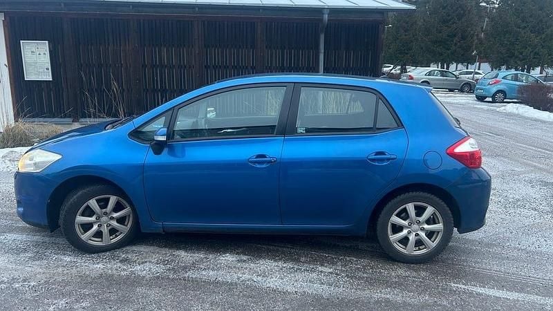 Begagnad 2010 Toyota Auris | 37 000 kr (Marknadspris) - Bild 1/4