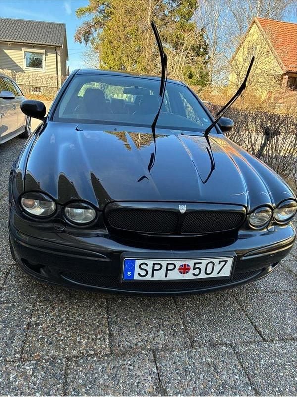 Svart Begagnad 2006 Jaguar X-type Sedan | 35 000 kr (Marknadspris) - Bild 1/4