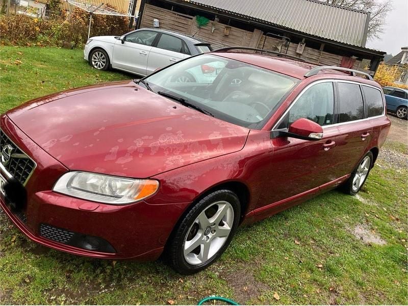 Röd Begagnad 2010 Volvo V70 Momentum Kombi | 57 500 kr (Bra pris) - Bild 1/4