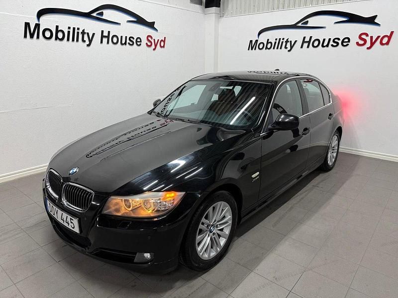 Svart Begagnad 2008 BMW 325 Comfort Edition Sedan | 109 900 kr (Dyr) - Bild 1/3