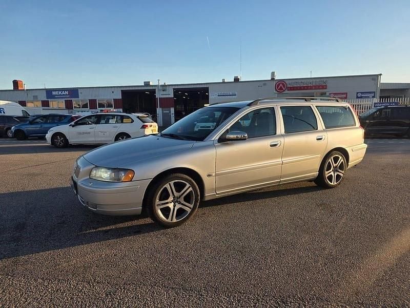 Ljusgrå Begagnad 2006 Volvo V70 Dynamic Kombi | 37 000 kr (Bra pris) - Bild 1/4