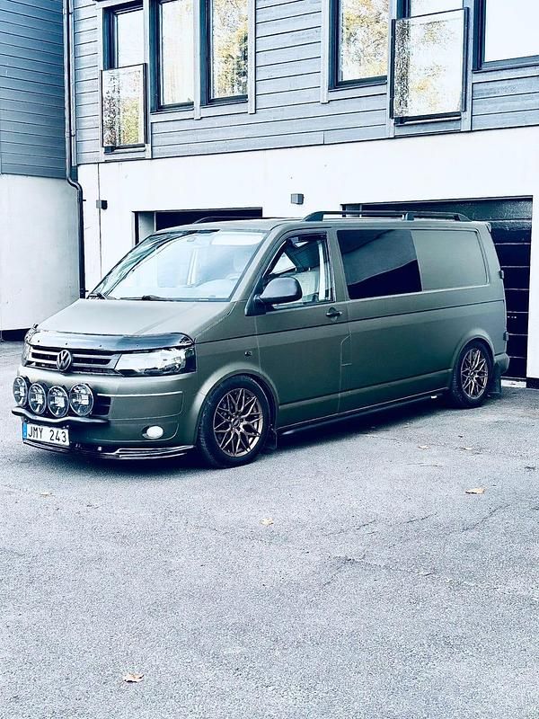 Sagebrush green Begagnad 2012 VW T5 Van | 159 000 kr - Bild 1/3