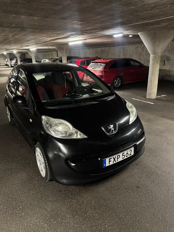 Begagnad Peugeot 107 68 HK (50 kW) 2008 Svart Halvkombi