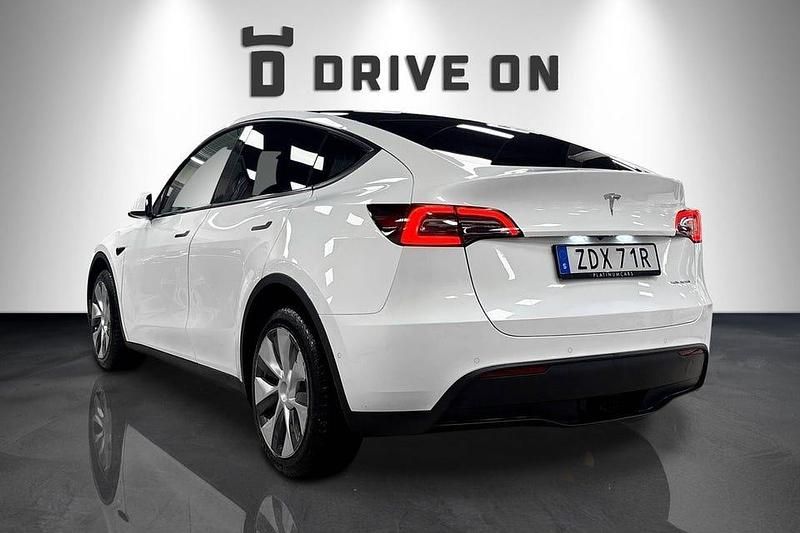 Begagnad Tesla Model Y Long Range AWD 378 kW (514 HK) 2022 Vit SUV