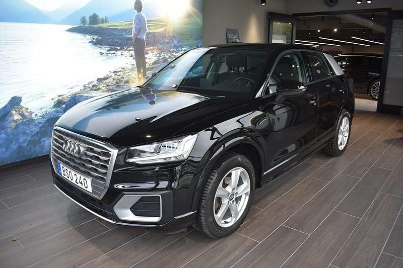 Svart Begagnad 2020 Audi Q2 Sport SUV | 239 000 kr (Lite dyr) - Bild 1/4