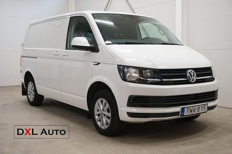 Vit Begagnad 2018 VW T6 Van | 118 900 kr (Marknadspris) - Bild 1/4