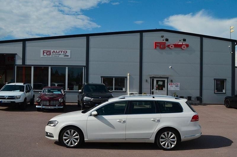Vit Begagnad 2013 VW Passat Kombi | 89 000 kr (Marknadspris) - Bild 1/4